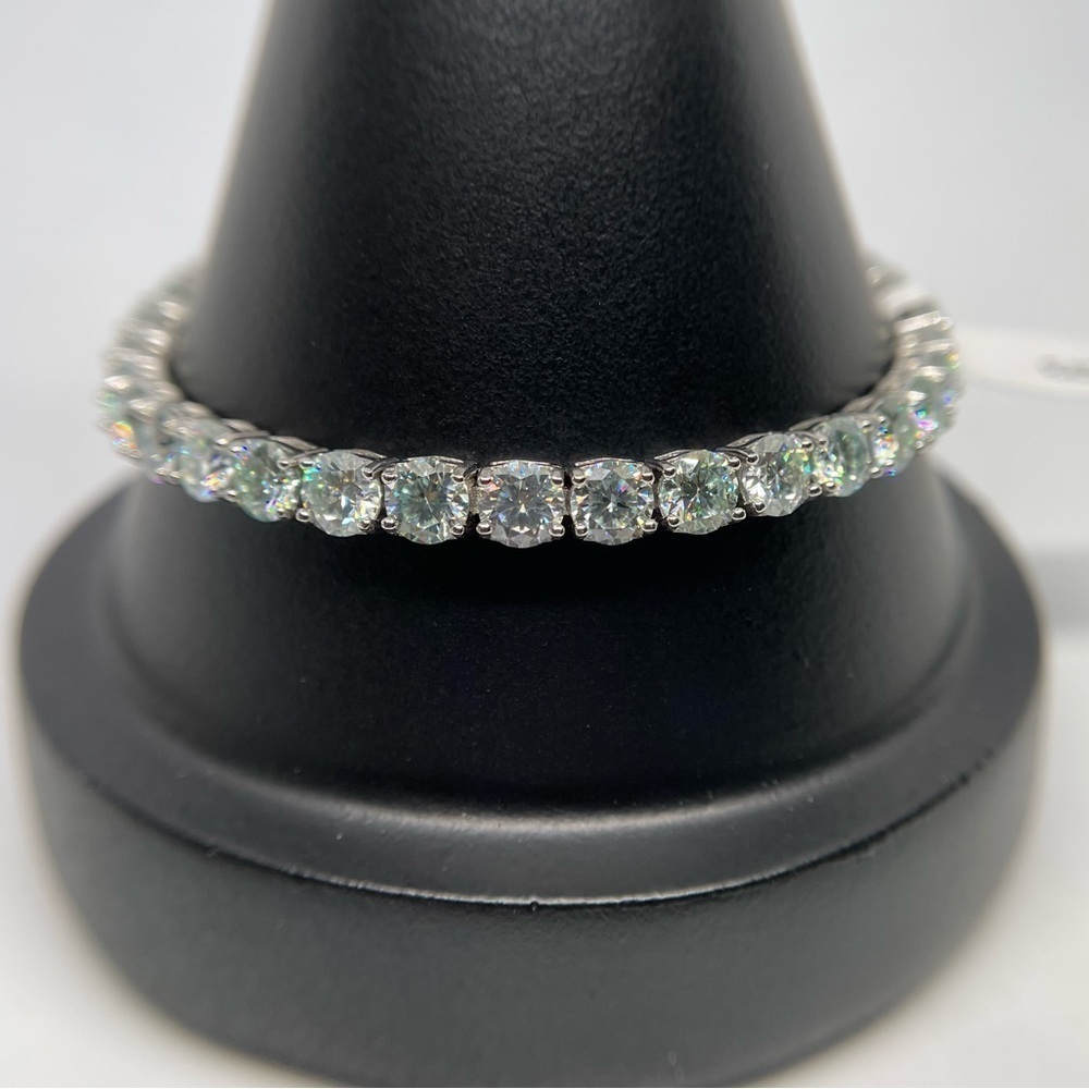 28 Carat Moissanite Diamond Tennis Bracelet 18K 925 Brilliant Round Cut 6.5mm - Picture 2 of 9